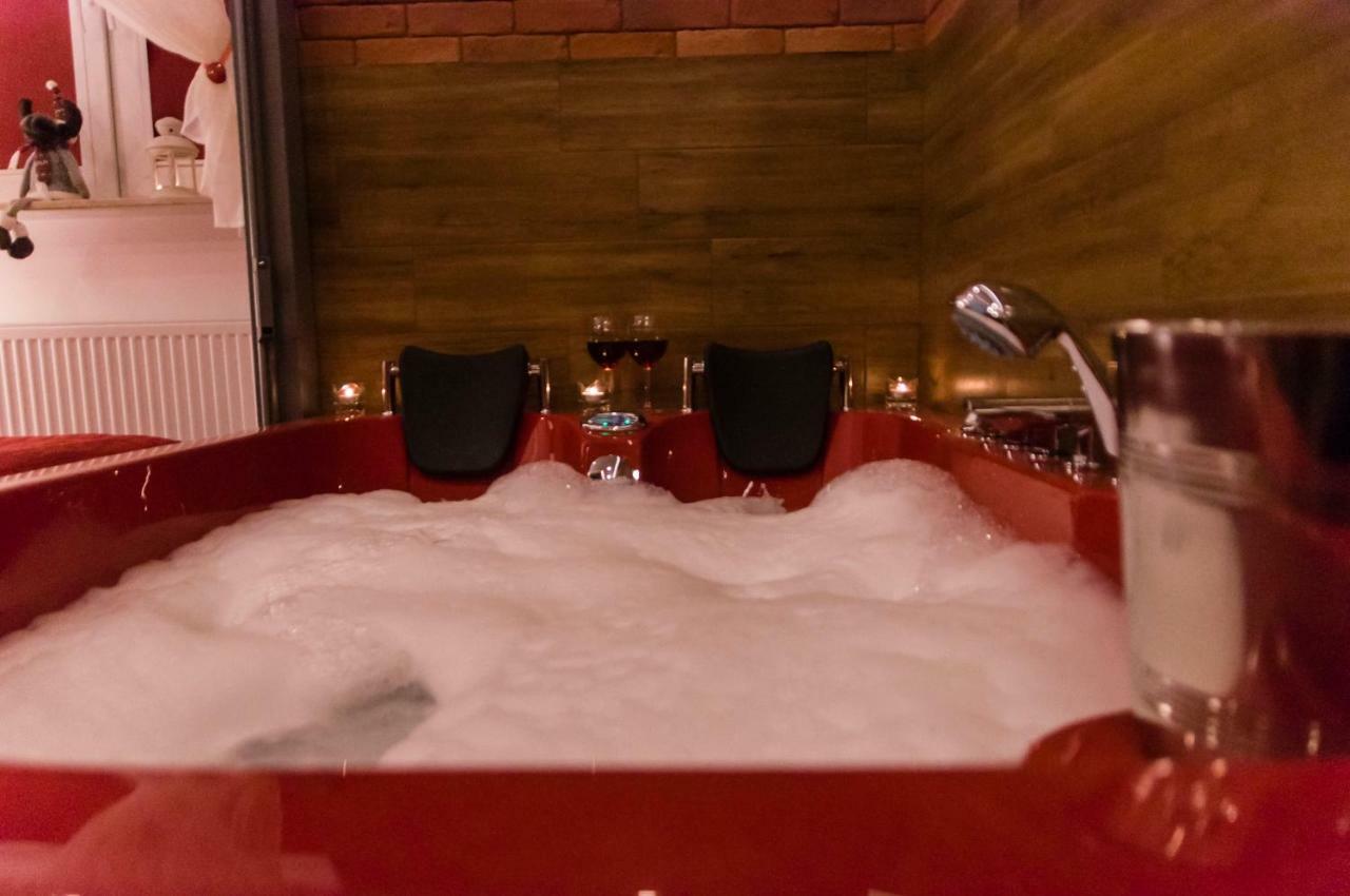 Jacuzzi Apartment Red 크라쿠프 외부 사진