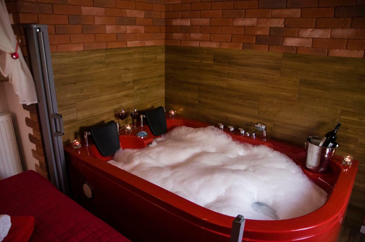 Jacuzzi Apartment Red 크라쿠프 외부 사진